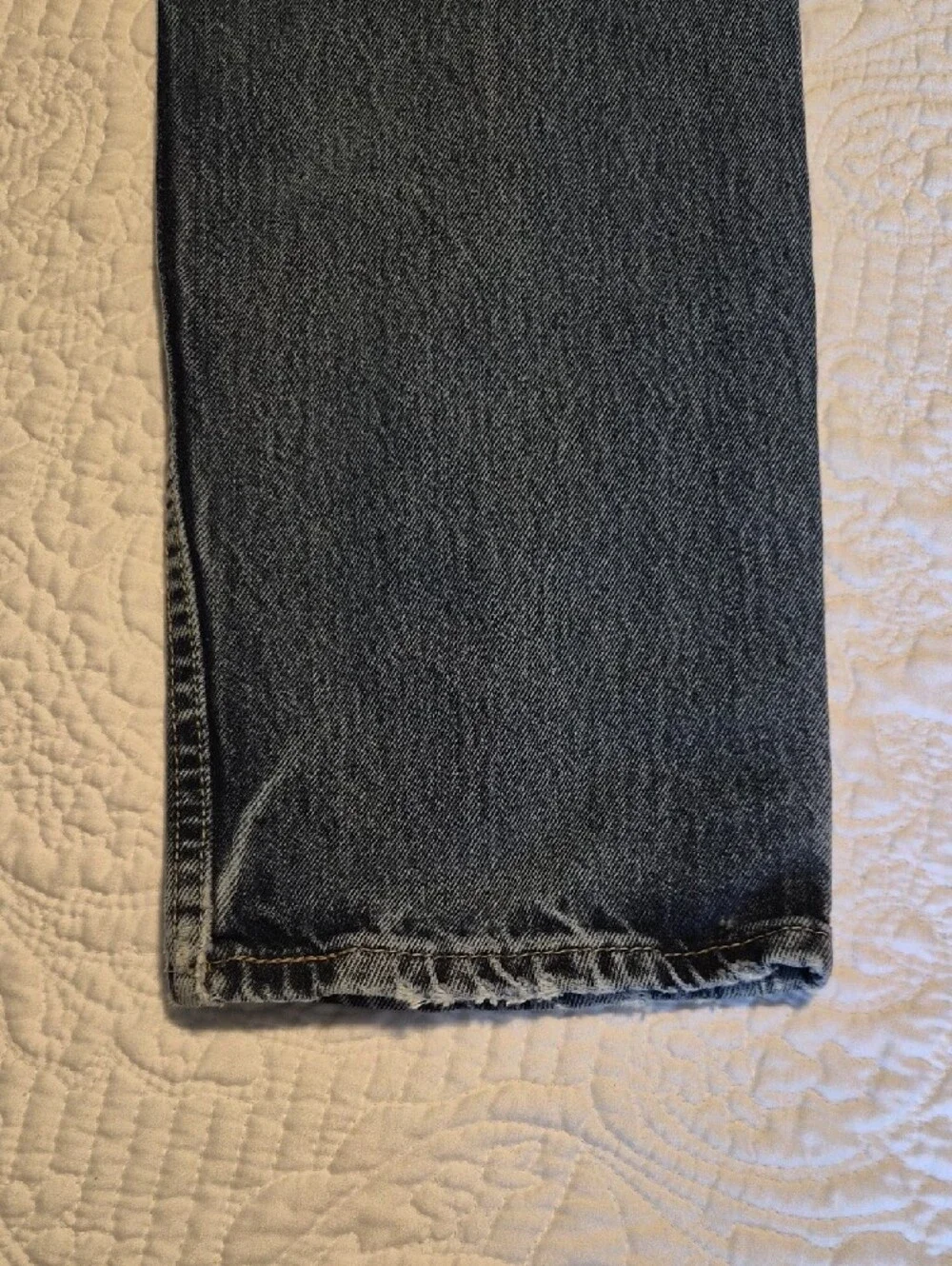 Levi's Men's Distressed Dark Blue Straight Jeans 33x32